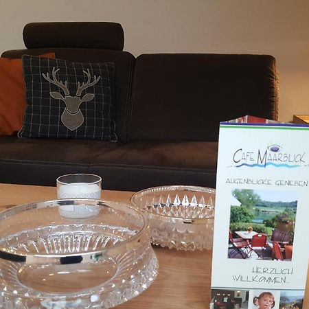 Hotel-Ferienwohnungen Cafe Maarblick シャルケンメーレン エクステリア 写真